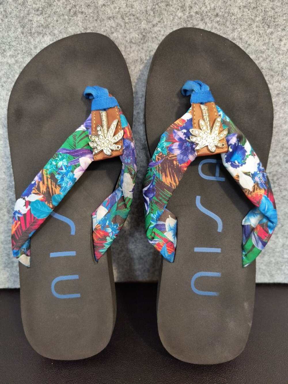 UNISA Women's Floral Print Flip Flops Palm Tree Sparkle Logo Thong No Size